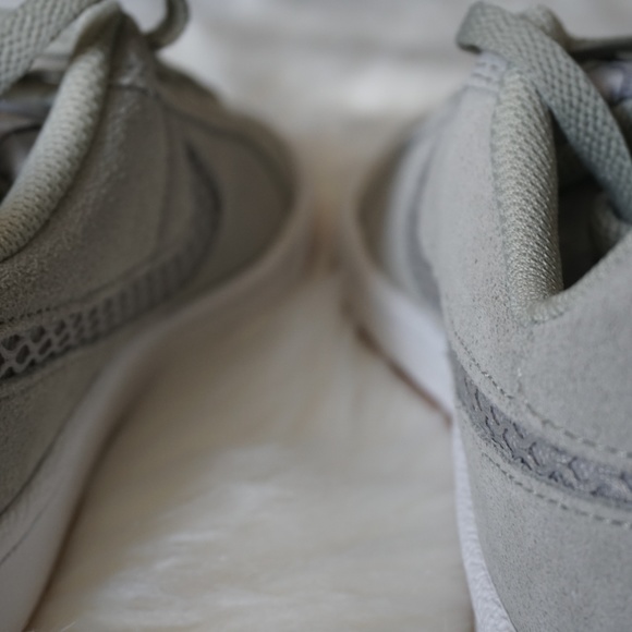 Nike Women's Court Royale Premium, Spruce green - Picture 7 of 8